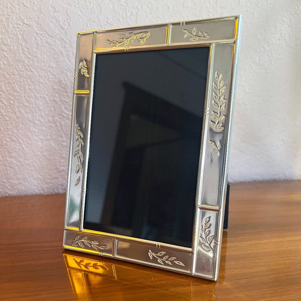 RARE Tiffany & Co. Sterling Silver Picture Frame with Engraved Leaves 4x6